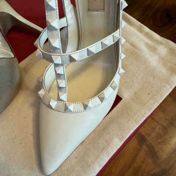 Valentino Ivory high heels - Picture 2 of 7